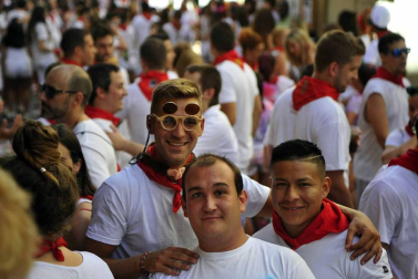 Peralta arrancó este sábado, 1 de septiembre, sus fiestas patronales. La concejala Nuria Autor fue la encargada de prender la mecha festiva