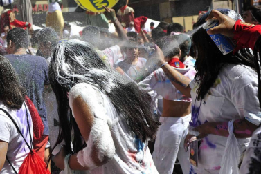 Peralta arrancó este sábado, 1 de septiembre, sus fiestas patronales. La concejala Nuria Autor fue la encargada de prender la mecha festiva