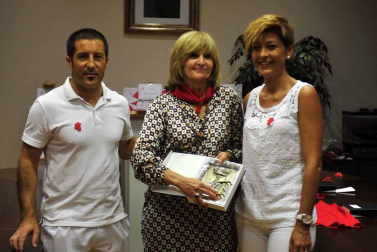 Peralta arrancó este sábado, 1 de septiembre, sus fiestas patronales. La concejala Nuria Autor fue la encargada de prender la mecha festiva