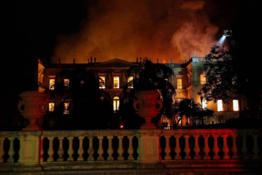 Un incendio destruye el Museo Nacional de Río de Janeiro