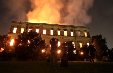 Un incendio destruye el Museo Nacional de Río de Janeiro
