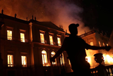 Un incendio destruye el Museo Nacional de Río de Janeiro