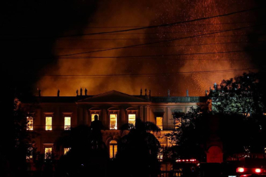 Un incendio destruye el Museo Nacional de Río de Janeiro