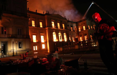 Un incendio destruye el Museo Nacional de Río de Janeiro