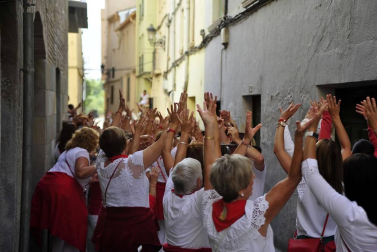 Fotos de la comida del día del abuelo de las fiestas de Peralta de 2018