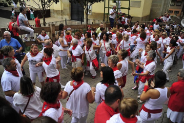 Fotos de la comida del día del abuelo de las fiestas de Peralta de 2018