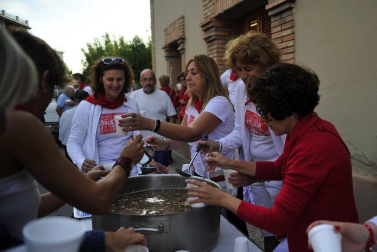 Fotos de la comida del día del abuelo de las fiestas de Peralta de 2018