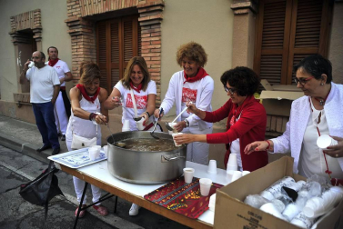 Fotos de la comida del día del abuelo de las fiestas de Peralta de 2018