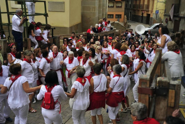 Fotos de la comida del día del abuelo de las fiestas de Peralta de 2018