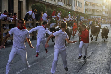 Fotos de la comida del día del abuelo de las fiestas de Peralta de 2018