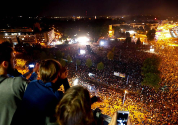 Miles de personas disfrutan de un concierto en Chemnitz (Alemania)