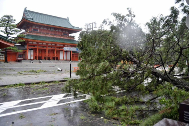 Fotos del tifón más poderoso en llegar a Japón en 25 años.