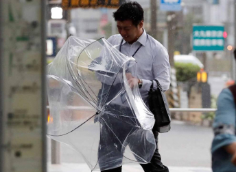 Fotos del tifón más poderoso en llegar a Japón en 25 años.