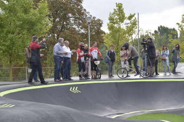 La nueva pista de 'pump track' de Trinitarios en Pamplona abrirá este mes