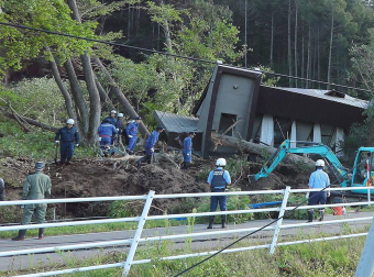 El balance de víctimas a causa del terremoto de magnitud 6,7 en la escala de Richter que ha sacudido este jueves de madrugada la isla japonesa de Hokkaido (norte) ha ascendido a siete muertos y 200 heridos, mientras que otras 30 personas continúan desaparecidas.