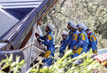 El balance de víctimas a causa del terremoto de magnitud 6,7 en la escala de Richter que ha sacudido este jueves de madrugada la isla japonesa de Hokkaido (norte) ha ascendido a siete muertos y 200 heridos, mientras que otras 30 personas continúan desaparecidas.