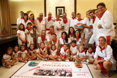 El edil Óscar Bea fue el encargado de prender el cohete anunciador de estos 7 días de fiesta en honor a la Virgen de la Paz
