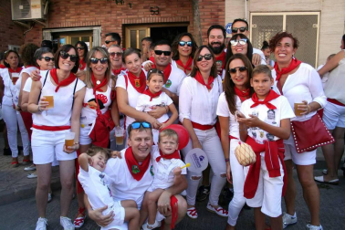 El edil Óscar Bea fue el encargado de prender el cohete anunciador de estos 7 días de fiesta en honor a la Virgen de la Paz