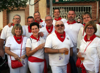 El edil Óscar Bea fue el encargado de prender el cohete anunciador de estos 7 días de fiesta en honor a la Virgen de la Paz