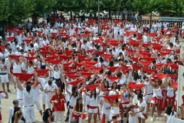 Fotos de las fiestas de Andosilla, 7 de septiembre de 2018, en honor a la Virgen del Olmo que empezaron este viernes con un chupinazo especial