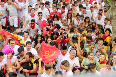 Azagra prendió este viernes, 7 de septiembre, la mecha que dio comienzo a sus fiestas patronales