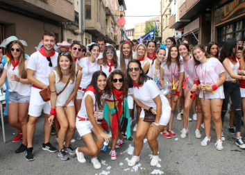 Azagra prendió este viernes, 7 de septiembre, la mecha que dio comienzo a sus fiestas patronales