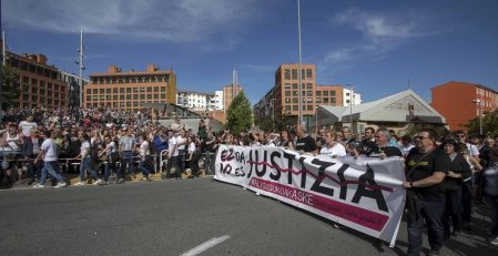 Miles de personas en la manifestación contra la sentencia del 'caso Alsasua'