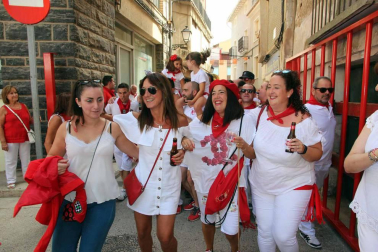 La localidad ribera vivió este sábado, 8 de septiembre, su primer día de fiestas en honor a la Virgen de la Barda