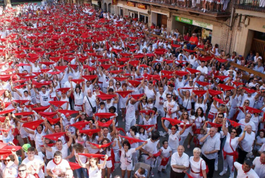 Los cascantinos arrancaron este sábado, 8 de septiembre, sus fiestas en honor a la Virgen del Romero. La fiesta se prolongará hasta el próximo 16 de septiembre