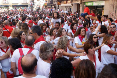 Los cascantinos arrancaron este sábado, 8 de septiembre, sus fiestas en honor a la Virgen del Romero. La fiesta se prolongará hasta el próximo 16 de septiembre