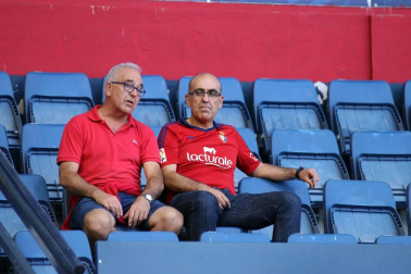 Fotos del búscate en la grada del Osasuna 3- 1 Almería