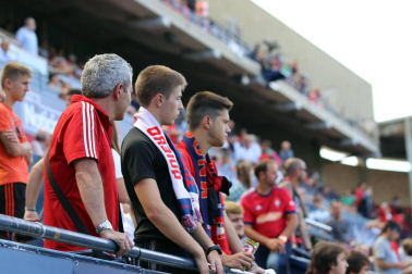Fotos del búscate en la grada del Osasuna 3- 1 Almería