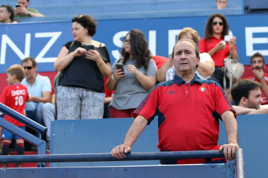 Fotos del búscate en la grada del Osasuna 3- 1 Almería