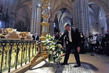 Los gigantes y cabezudos conmemoran en las calles de Pamplona el Privilegio de la Unión