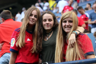 Fotos del búscate en la grada del Osasuna 3-1 Almería