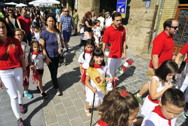 A menos de una semana para el inicio de las fiestas de Olite, los niños de la localidad se erigen este fin de semana en protagonista de unos festejos a su medida.