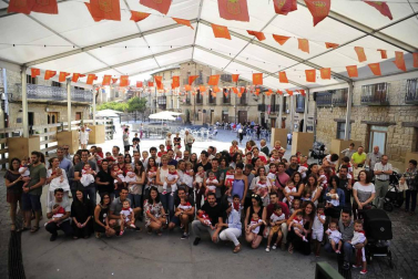 A menos de una semana para el inicio de las fiestas de Olite, los niños de la localidad se erigen este fin de semana en protagonista de unos festejos a su medida.