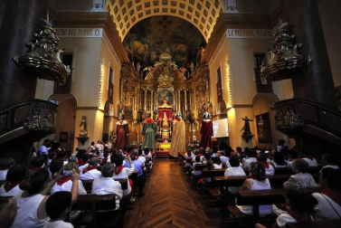 Despedida de gigantes, misa y encierro para poner fin a las fiestas patronales de Peralta