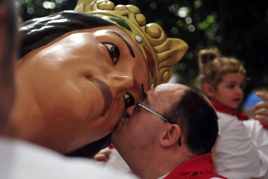 Despedida de gigantes, misa y encierro para poner fin a las fiestas patronales de Peralta