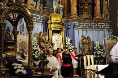 La localidad celebró el día de los más pequeños con un cohete desde el balcón del ayuntamiento e hinchables