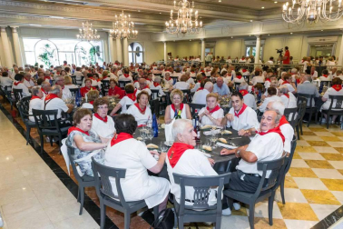 La charanga La Unión visitó la residencia de ancianos de Cintruénigo