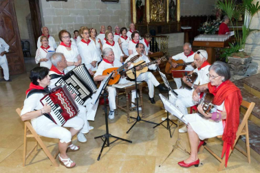 La charanga La Unión visitó la residencia de ancianos de Cintruénigo