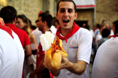 Imágenes de las meriendas de las cuadrillas de Artajona