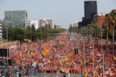 Multitudinaria manifestación de la Diada a favor de la república y los presos