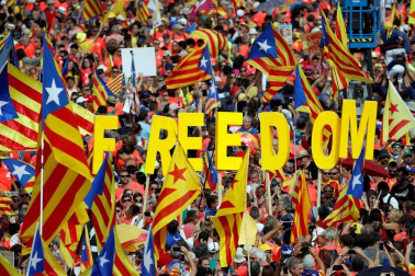 Multitudinaria manifestación de la Diada a favor de la república y los presos