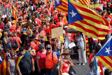 Multitudinaria manifestación de la Diada a favor de la república y los presos