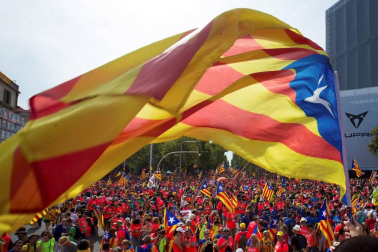 Multitudinaria manifestación de la Diada a favor de la república y los presos