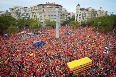 Multitudinaria manifestación de la Diada a favor de la república y los presos