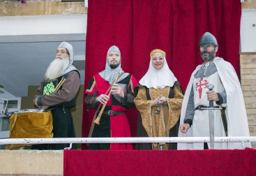 El 8 de septiembre, los vecinos de San Adrián disfrutaron de una jornada medieval que les permitió disfrutar de más de 30 puestos de artesanía en las calles, diversas escenificaciones -como la de la ermita de San Adrián o la batalla de Balma- talleres infantiles, pasacalles musical y un cierre del mercado que incluyó un aquelarre.