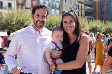 La celebración del Privilegio de la Unión tuvo en el sábado 8 de septiembre su día grande. Además de los actos institucionales, los pamploneses pudieron disfrutar en este día de un inmejorable ambiente por las calles del Casco Antiguo donde, además de la animación teatral y musical que recorrió cada rincón, se pudo visitar un inmenso mercado medieval en el que participaron ciento veinte puestos de artesanía y alimentación.